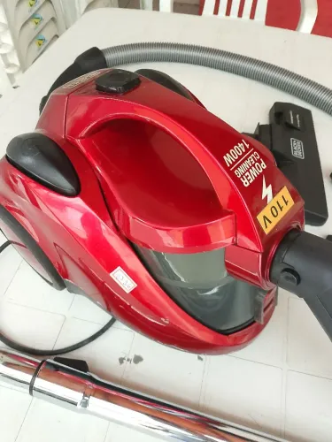Aspirador de pó Black e Decker Power Cleaning de 1400W
