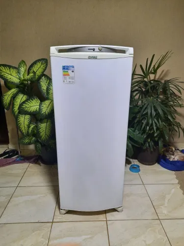 Freezer vertical Consul 320 litros