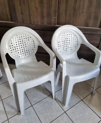 Cadeira de plástico