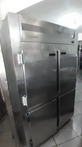 GELADEIRA COMERCIAL INOX 4 PORTAS SEMI NOVA 1.200 LITROS 
