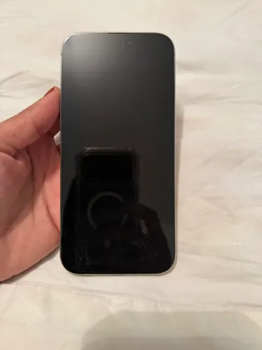 iPhone praticamente novo 16 pro max