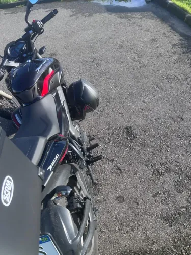 VENDO DOMINAR 200 2025 18900km na GARANTIA