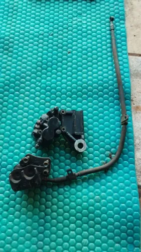 Conjunto de pinça traseira e dianteira com suporte ninja 300 ano 2012