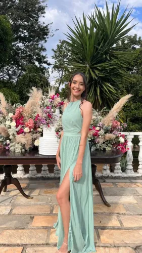 Vestido de festa ou baile verde menta com decote halter