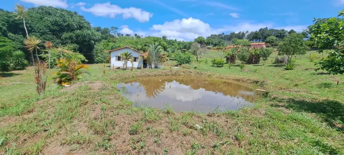 Vendo sítio em Careaçu, bairro da Penha ,sul de Minas,  próximo da Fernão Dias