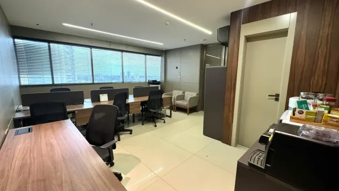 Sala comercial mobiliada à venda no Helbor Dual Business - Cuiabá-MT