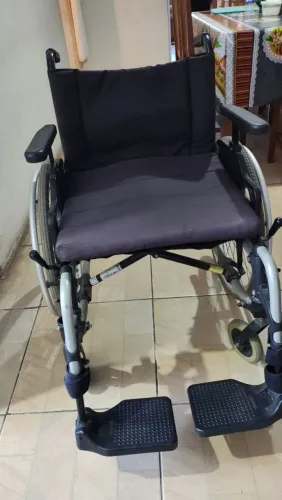 Cadeira de rodas para obesos