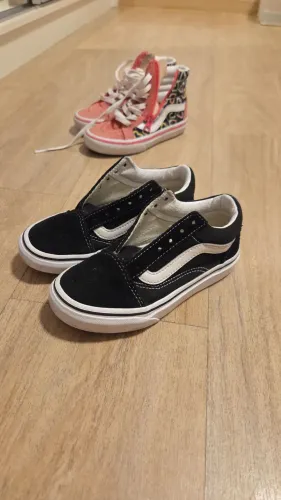2 par de vans preto e rosa