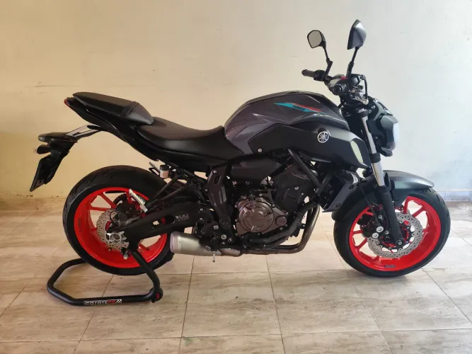 MT07 - IMPECÁVEL MOTO COM PROCEDÊNCIA VENDO - SO CHAMAR PARA MAIOR INFORMAÇÃO - oportunida