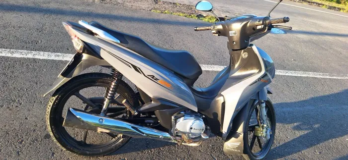 Moto Avelloz 125 EFi