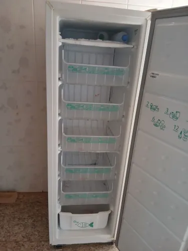 Vendo frizer funciona sentindo não emtrego cidade de mirassolandia