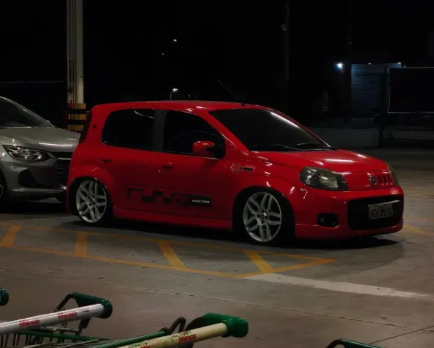 Fiat Uno Sporting 1.4 EVO Fire Flex 8V 4P 2012