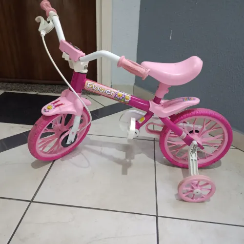 Bicicleta infantil 2 a 4 anos