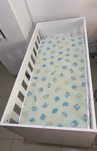 Berço seminovo + colchão