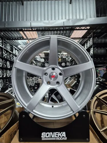 Jogo de rodas PRESENZA VOSSEN CV-3 aro 20 5x112 e 5x114 