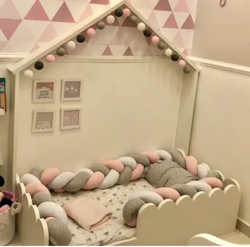 Cama Montessoriana Completa (Mini Cama + Colchão + Painel Casinha) - R$ 400