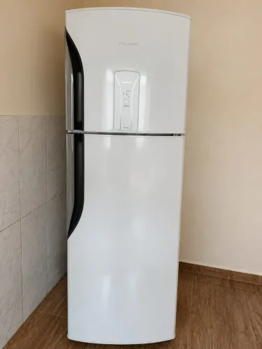 Geladeira PANASONIC