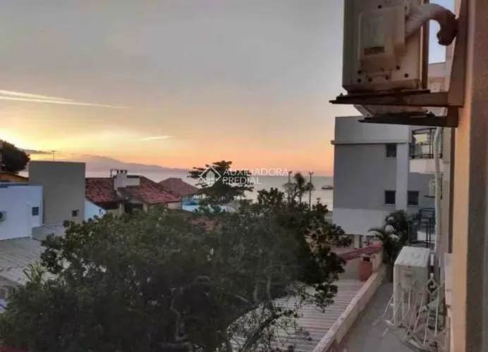 Venha morar próximo ao mar na praia de Canasvieiras