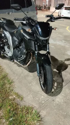 FZ25 2023 20mil único dono