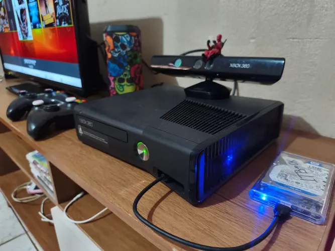 Xbox 360 slim vendo ou troco