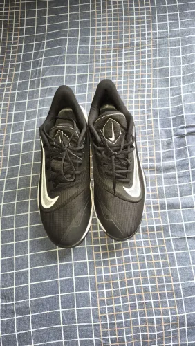 VENDE-SE TENIS NIKE PRECISION 7