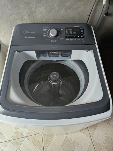 Máquina de lavar electrolux semi nova