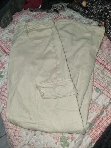 Calça cargo bege