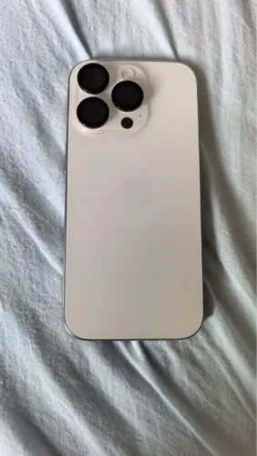 Vende-se iPhone pro 1TB branco 