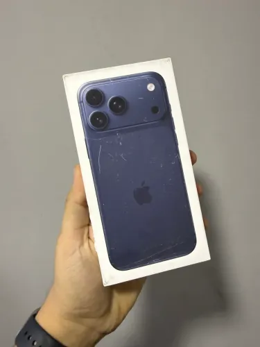Caixa de iPhone 17 Pro Max 256GB azul