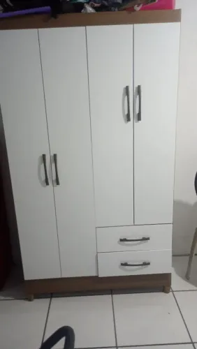 Guarda roupa de solteiro