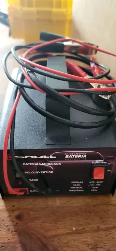 Vendo dois carregadores de baterias novos na caixa de 12V para carros e motos