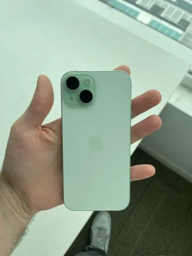 iPhone 15 - 128gb - Verde