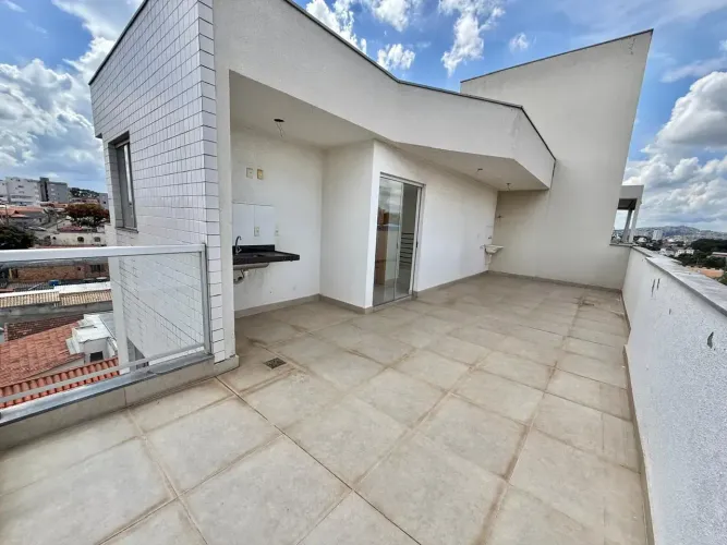 Cobertura com 4 Quartos e 3 banheiros à Venda, 170 m² por R$ 650.000
