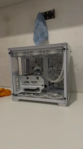 Gabinete Aquário Branco + 8 Fans RGB + Suporte GPU CoolerMaster e WaterCooler 360MM