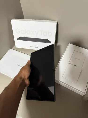 TABLET GALAXY A8