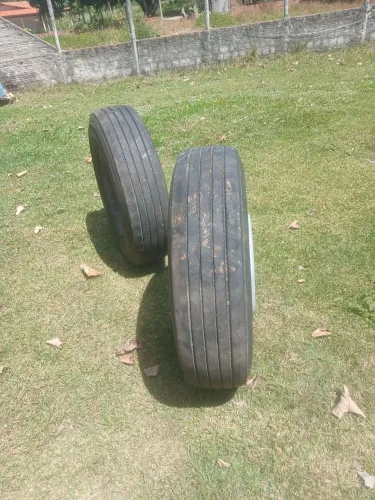 Pneus para caminhões