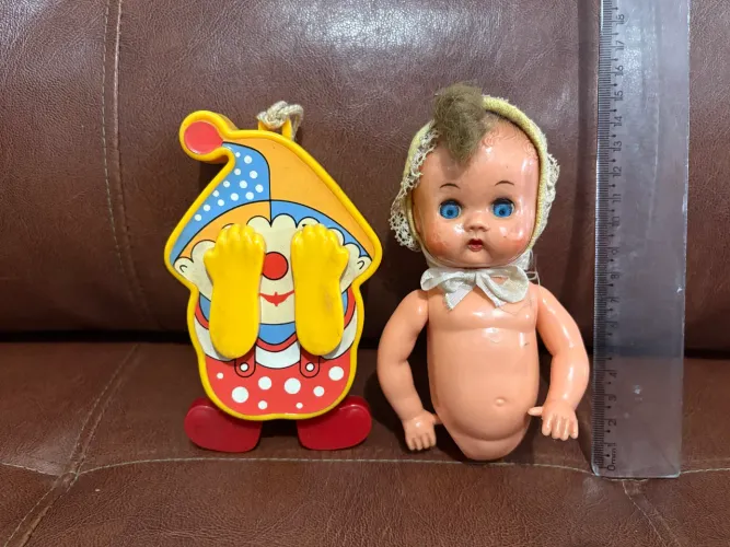 Lote de brinquedos antigos.