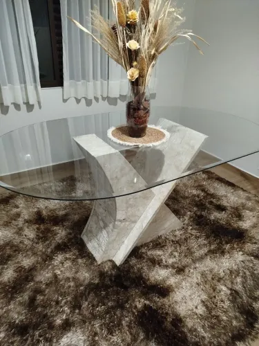 Mesa e cadeiras 