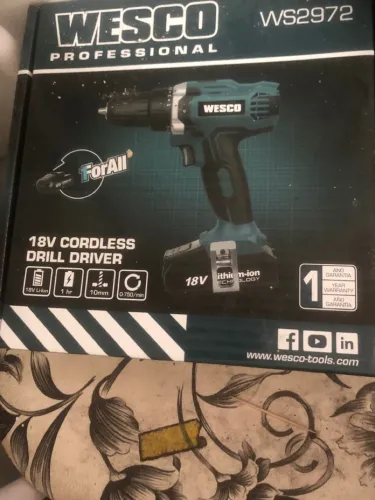 Vendo ferramentas usadas