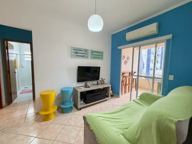 Apartamento no Itaguá a poucos metros da orla e Mc Donalds | Varanda gourmet frente rua -