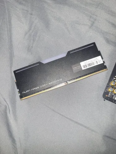 Memoria ram 16gb 3200mhz com defeito