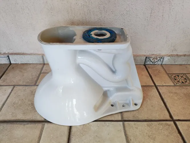 Privada Sanitária com Caixa Acoplada