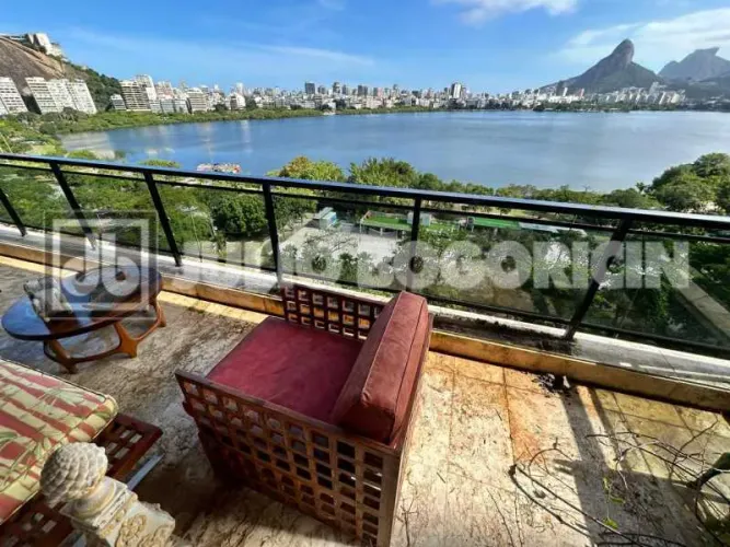 APARTAMENTO FRENTE PARA LAGOA. 4 SUÍTES, 300M² E 4 VAGAS.