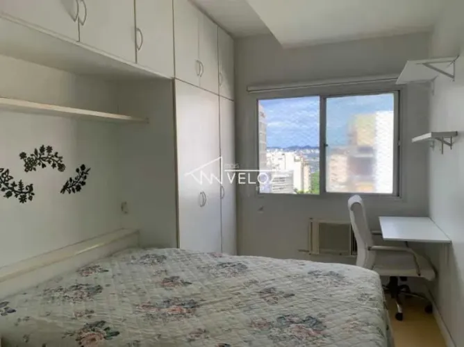 Apartamento : / Residencial / Glória