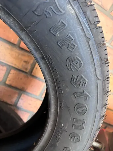 PAR FIRESTONE 235/60 R18