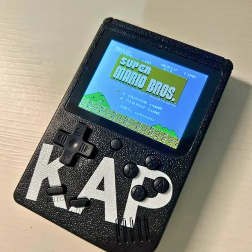 Vídeogame retrô portátil usado como novo