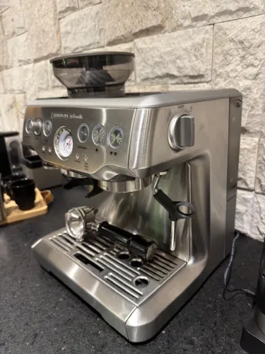 CAFETEIRA ESPRESSO TRAMONTINA BY BREVILLE - LINHA PREMIUM EM AÇO INOX