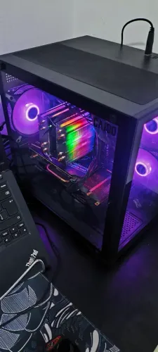 Ryzen 7 5700x RX 7600 16 GB