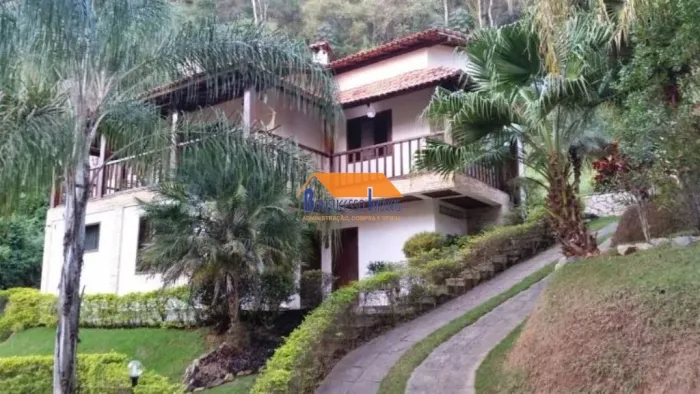Casa de 4 quartos no bairro Condomínio Canto Das Águas
