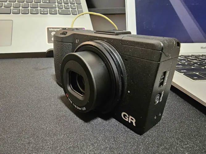 Ricoh GR muito nova